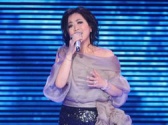 齊豫露肩上衣驚艷亮相 高歌一曲將晚會(huì)推向高潮