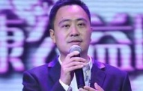 電影網(wǎng)副總經(jīng)理梁龍飛攜《愛上電影網(wǎng)》劇組登臺(tái)