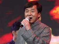 成龍多重身份五度登臺忙不停 直言為慈善義不容辭
